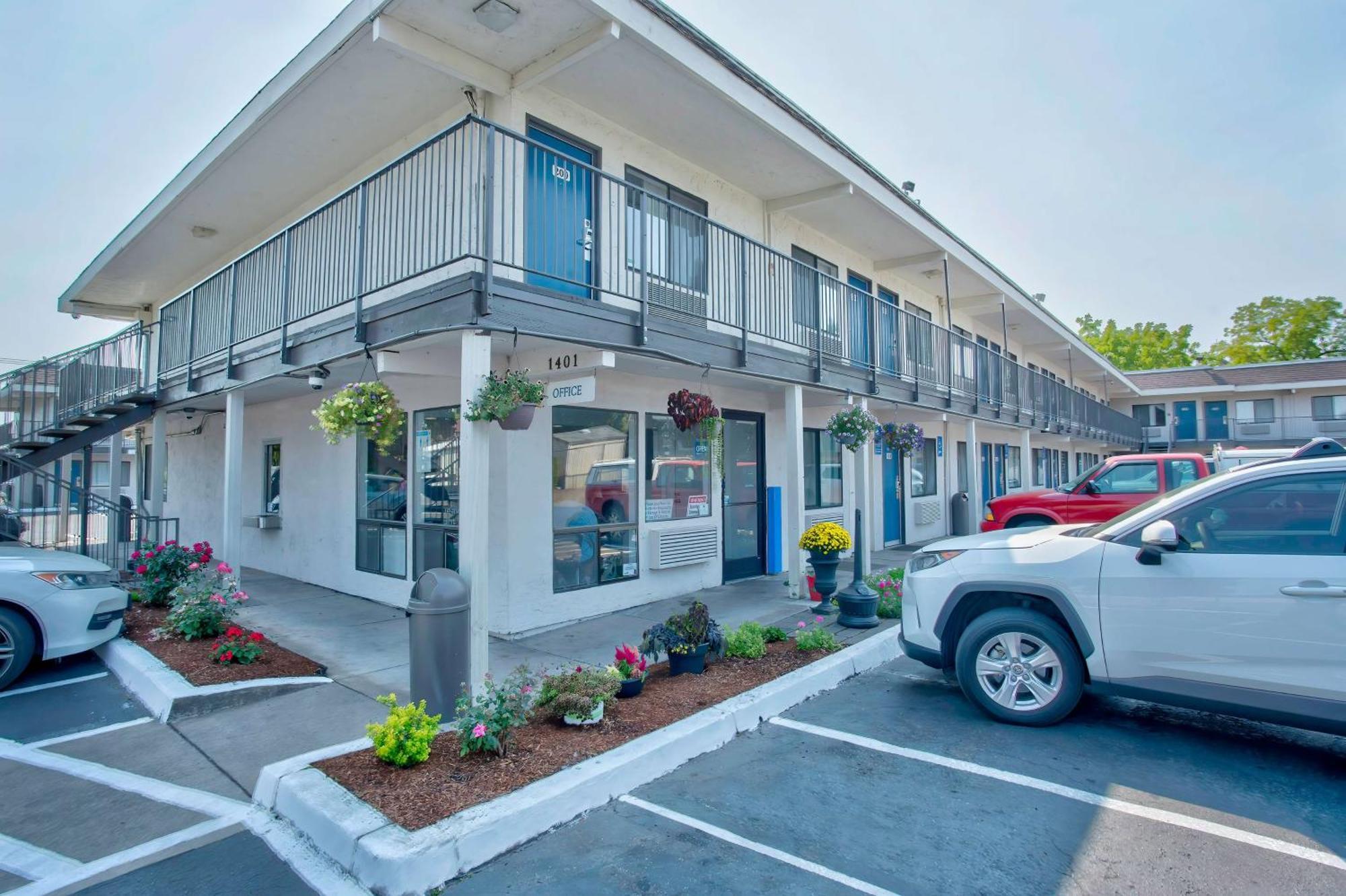 Motel 6-Salem, Or エクステリア 写真